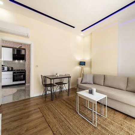 Missafir Distinguished Flat With Modern Interior Close To Beach In Muratpasa, Antalya *